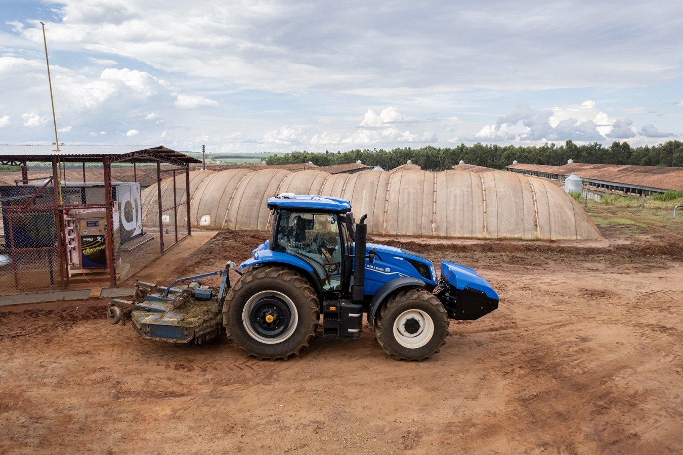 Portal Brasil Engenharia  New Holland amplia linha de tratores